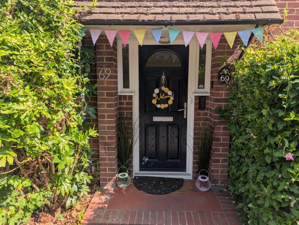 Ellies Photo - Front Door